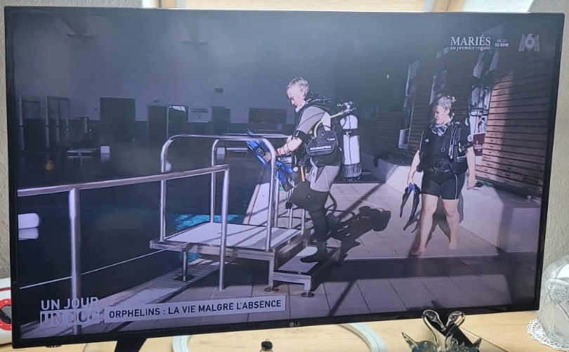 Un jour un doc M6, orphelin la vie malgré l’absence